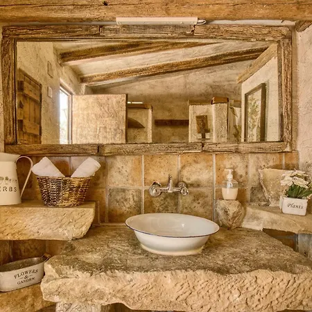 Lantställe Madara *